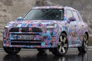 ใหม่ Mini Countryman EV เผยภาพทีเซอร์ ยืนยันขุมพลัง 188 แรงม้า และ 308 แรงม้า ให้ระยะทางขับขี่ 450 กม./ชาร์จ