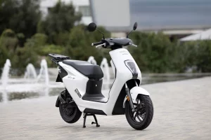 Honda EM 1e ใหม่ Scooter EV ที่ถูกที่สุดของ Honda