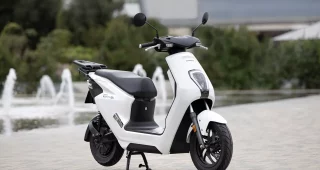 Honda EM 1e ใหม่ Scooter EV ที่ถูกที่สุดของ Honda