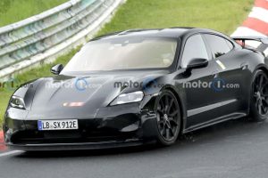 Porsche Taycan Turbo GT มอเตอร์ไฟฟ้า 3 ตัว 1,000 แรงม้า คู่แข่ง Tesla Model S Plaid