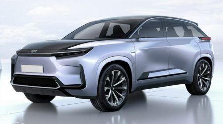 Toyota เตรียมสร้างรถ SUV ไฟฟ้า 100% เบาะนั่ง 3 แถวรุ่นใหม่ ในปี 2025