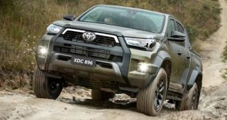 Toyota Hilux Hybrid เครื่องยนต์ดีเซล 2.8 ลิตร เทอร์โบ mild hybrid 48V ประหยัดน้ำมันขึ้น 10% พร้อมระบบ Start-Stop System มาแน่ปี 2024