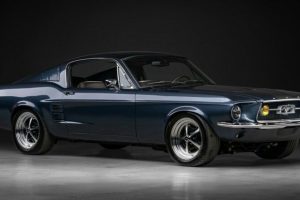 Ford Mustang Fastback รุ่นปี 1967-68 ร่างคัสตอม เปลี่ยนแชสซีใหม่ พร้อมติดเครื่องยนต์ V8 Coyote 5.0 ลิตร