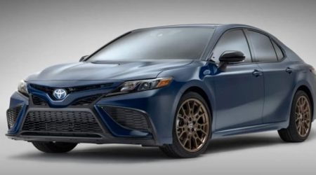 Toyota Camry SE Nightshade เปิดตัวในอเมริกา พร้อมรูปลักษณ์ที่ดุดันยิ่งขึ้น