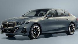 BMW 5 Series และ i5 สเปกจีน มาพร้อมฐานยาวขึ้น และจอ 31.1 นิ้ว ความละเอียด 8K แบบเดียวกับ BMW 7 Series