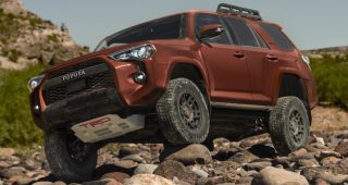 2024 Toyota 4Runner มาพร้อมสีใหม่ และเทคโนโลยีมาตรฐานอีกมากมาย