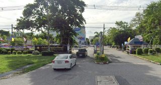 สำนักงานขนส่งจังหวัดชลบุรี ถ.สุขุมวิท ต.หนองไม้แดง อ.เมือง