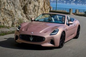 2025 Maserati GranCabrio Fogore รถสปอร์ตไฟฟ้าเปิดประทุน 818 แรงม้า วิ่งได้ไกลสุด 447 กม./ชาร์จ