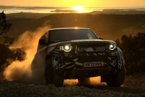 Land Rover Defender OCTA จะเปิดตัวในวันที่ 3 กรกฎาคมนี้ ในฐานะสุดยอดออฟโรด
