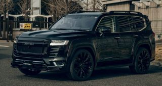 Liberty Walk อวดชุดแต่ง Toyota Land Cruiser มีทั้งแบบเวอร์ชันไฟเบอร์กลาส และคาร์บอนไฟเบอร์