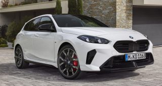 BMW 1-Series ปี 2025 เปิดตัวแล้ว มาพร้อมรูปลักษณ์ใหม่ ภายในที่ได้รับการปรับปรุงใหม่ และขุมพลัง MHEV สองรุ่น เตรียมบุกตลาดในเดือนตุลาคมนี้