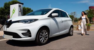 รถยนต์ไฟฟ้า จุดเด่นมีอะไรบ้าง พร้อมทริกในการดูแลรถไฟฟ้าให้ใช้งานได้ดี