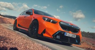 BMW M5 Touring "เสริมสไตล์ดุดันและสมรรถนะด้วยชุดแต่ง M Performance"