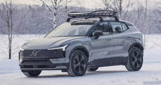 Volvo EX30 Cross Country : เสริมความลุยให้ EV คันจิ๋ว!