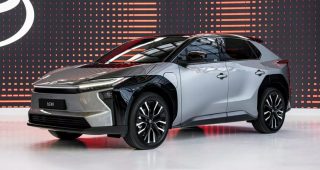 Toyota bZ4X โฉมใหม่! แบตอึดขึ้น แรงขึ้น วิ่งไกลกว่าเดิม