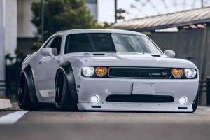 Liberty Walk อวดชุดแต่ง Challenger สุดโหด!