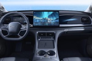 BYD Sealion 07 DM เผยโฉมภายในอย่างเป็นทางการในจีน! ใหญ่ หรู ไฮบริด แถมมีตู้เย็นด้วย!