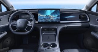 BYD Sealion 07 DM เผยโฉมภายในอย่างเป็นทางการในจีน! ใหญ่ หรู ไฮบริด แถมมีตู้เย็นด้วย!