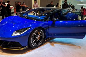 Denza Z สปอร์ตไฟฟ้าสุดล้ำ พวงมาลัยพับได้ ท้าชน Porsche 911! เปิดตัวที่งาน Shanghai Auto Show 2025