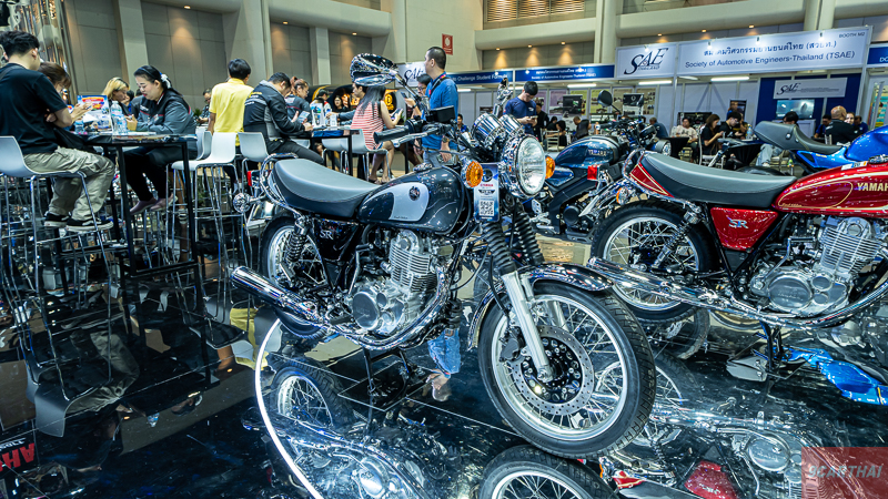 Yamaha SR400 2025