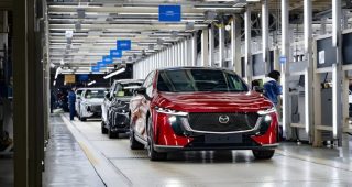 Mazda เร่งเครื่องในจีน! ตั้งเป้ายอดขาย 3 แสนคันต่อปี และ 90% ต้องเป็น NEV ภายในปี 2027