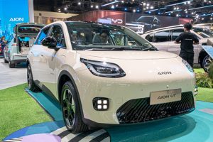 AION UT เปิดตัวแล้วในไทย! พร้อมราคาสุดปัง 499,900 - 649,900 บาท รุ่น STANDARD แบต 50 kWh วิ่งได้ 400 กม. และ PREMIUM แบต 60 kWh วิ่งได้ 500 กม.