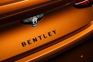 Bentley เปิดตัวรุ่นพิเศษ “Black Edition” ทั้ง Continental GT และ Flying Spur – ดุดัน แรงจัด ไฮบริด 680 แรงม้า! มีแค่ 400 คันเท่านั้น