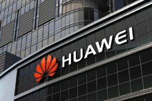 Huawei เปิดศึก! จดสิทธิบัตรแบตเตอรี่ Solid-State วิ่งไกล 3,000 กม. ชาร์จแค่ 5 นาที