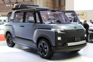 ลือสนั่น! Toyota อาจซุ่มพัฒนามินิแวนสายลุย สไตล์ Land Cruiser อาจเผยโฉมในปี 2025 นี้