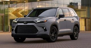 Toyota เบรกแผนเปิดตัว SUV ไฟฟ้าใหม่ เหตุเพราะขุมพลังเบนซินและไฮบริด ขายดีเกินคาด!