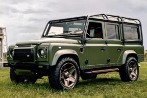 Land Rover Classic โมฯโหด! ใส่ V8 ซูเปอร์ชาร์จ 700 แรงม้า + เกียร์ธรรมดา
