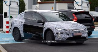 Tesla Model Y L รุ่นฐานล้อยาว 6 ที่นั่ง โผล่ทดสอบที่ยุโรป ก่อนขายจีนกันยายนนี้