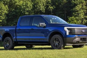 Ford เปิดตัว F-150 Lightning STX รุ่นใหม่ปี 2026! แรงขึ้น วิ่งไกลขึ้น แต่ราคาเท่าเดิม