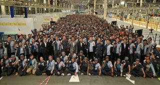 Nissan ประเทศไทย ฉลองความสำเร็จครั้งสำคัญ! รวมสายการผลิตได้สำเร็จ พร้อมรองรับการผลิตรถยนต์รุ่นใหม่ในอนาคต