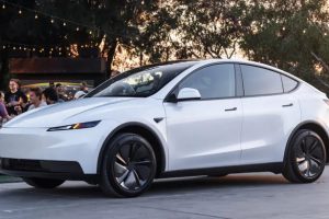 Tesla เปิดตัว Model Y Standard รุ่นถูกสุด! ตัด Option ราคาถูกลง วิ่งไกล 516 กม./ชาร์จ เริ่มต้นเพียง 1,299,000.-