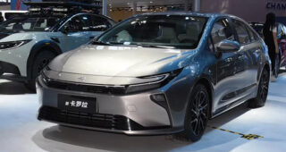 เผยโฉม Toyota Corolla 2026! หน้าใหม่สไตล์ Camry–Prius ที่จีน
