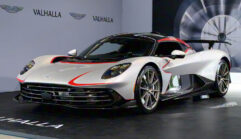 Aston Martin Valhalla เวอร์ชันผลิตจริง เปิดตัวในจีน! ซูเปอร์คาร์ปลั๊กอินไฮบริด 1,079 แรงม้า จำกัด 999 คันทั่วโลก!