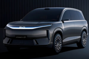 BYD เลื่อนเปิดตัว "Dynasty-D " รถ SUV ตัวท็อป ยาว 5.2 เมตร ไปเป็นไตรมาส 2 ปี 2026!