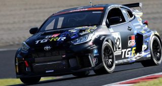 GR Yaris เครื่องวางกลาง กลับมาลุยอีกครั้ง! Toyota เดินหน้าหดเครื่อง 2.0 เทอร์โบให้เล็กลง แต่งแรงขึ้นกว่าเดิม!