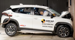 งานเข้า! Suzuki Fronx ออสเตรเลีย (นำเข้าจากอินเดีย) ถูกเรียกคืนด่วน หลัง ANCAP ให้แค่ 1 ดาว พบปัญหาเข็มขัดนิรภัยเบาะหลัง