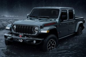 เปิดตัวรุ่นพิเศษ Jeep Gladiator Shadow Ops กระบะไซซ์กลางคันแรก ที่ติดตั้ง วินซ์ Warn จากโรงงานมาให้เลย