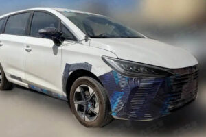 BYD M6 รุ่นอัปเดตโผล่วิ่งทดสอบในจีน พร้อมห้องโดยสารดีไซน์ใหม่หมดจด!