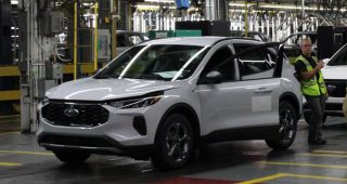 ปิดตำนาน 25 ปี Ford Escape เลิกผลิตแล้ว! ในสหรัฐฯ