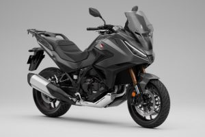 เปิดตัว New Honda NT1100 สปอร์ตทัวร์ริงพรีเมียม พร้อมเฉดสีใหม่ Iridium Gray Metallic ราคา 533,000 บาท