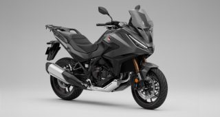 เปิดตัว New Honda NT1100 สปอร์ตทัวร์ริงพรีเมียม พร้อมเฉดสีใหม่ Iridium Gray Metallic ราคา 533,000 บาท
