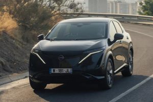 เปิดตัว Nissan Ariya เวอร์ชันโซลาร์เซลล์ วิ่งได้เพิ่มวันละ 23 กม. ถ้าแดดแรงพอ!