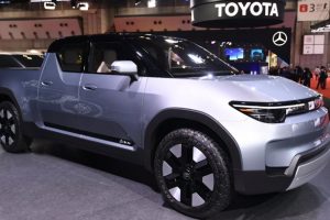 รถกระบะไฟฟ้าไซซ์เล็ก Toyota อาจต้องพับแผน เพราะกำแพงภาษี