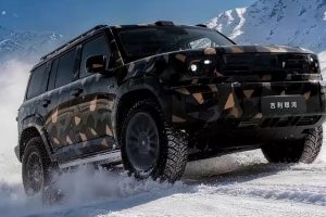 Geely Galaxy Battleship 700 โคตรโหด! SUV สายลุยฟีลยานรบ ลุยน้ำลึกได้ 800 มม.