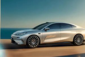 Geely เปิดตัว Geely Galaxy Starshine 8 รถ PHEV รุ่นใหม่ ตัวท็อป วิ่งไกลรวม 1,700+ กม.