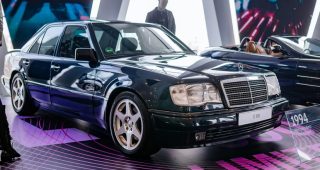 Mercedes-Benz E 500 ตำนานที่ร่วมสร้างกับ Porsche คันสุดท้าย